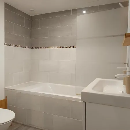 Les Bains בית נופש *